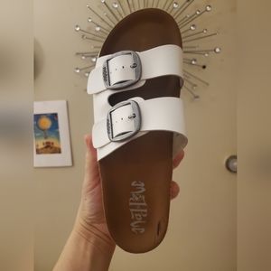 Women's Mad Love Genna Platform Footbed Sandals. White - 10